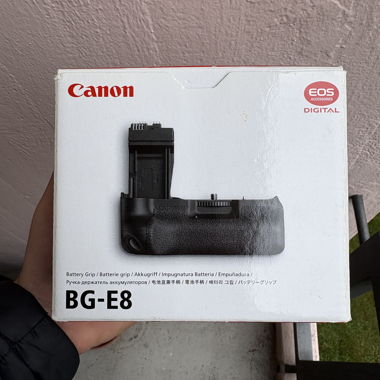 Impugnatura batteria Canon BG-E8