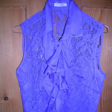 Bluse, lila, Lochmuster M
