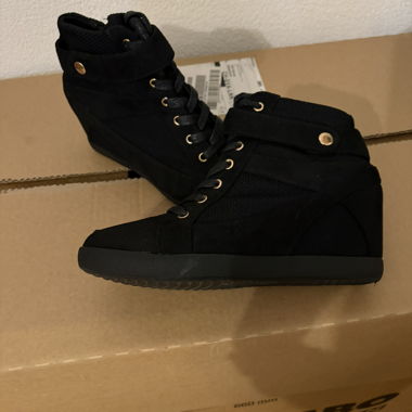 Schwarze Sneakers mit Keilabsatz Grösse 37