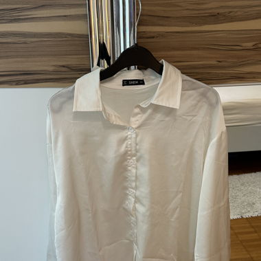 Weisse Bluse 