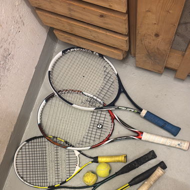 Tennis and squash rackets