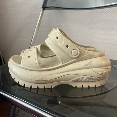 Crocs platform 