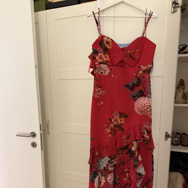 Elegantes Blumenkleid