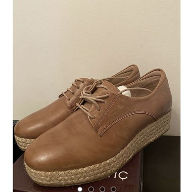 Leather shoes 