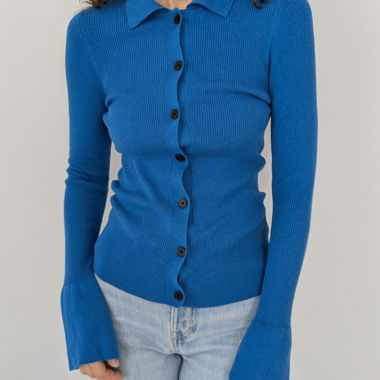 Gilet boutonné côtelé bleu