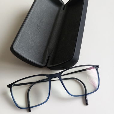 Lunettes de vue bleues foncées en titan 