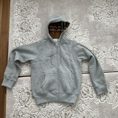 Burberry zip 