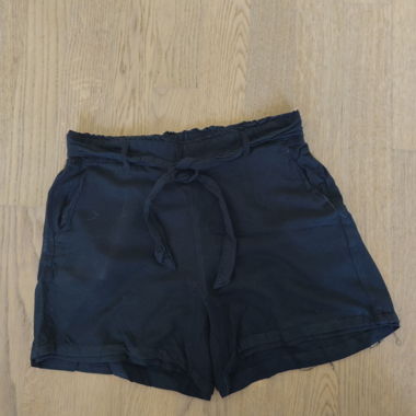 Shorts noirs avec cordon