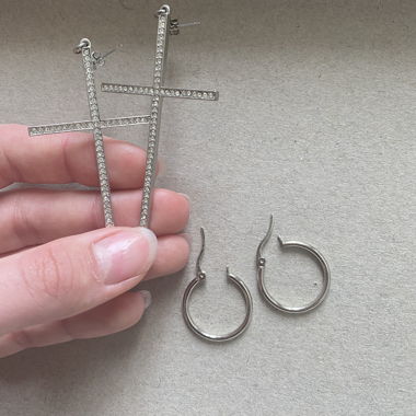 LOT boucles d’oreilles grosses croix et créoles