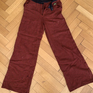 Pantalon à carreaux rouge-noir