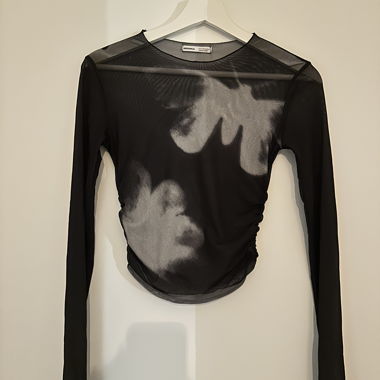 Bershka schwarzes transparentes Mesh-Longsleeve S