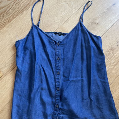 Top in denim con spalline