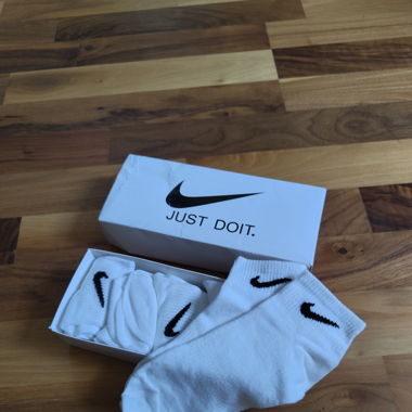 5 NEW classic Nike white short socks