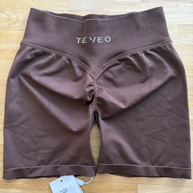 TEVEO Statement Scrunch Shorts Coffee M