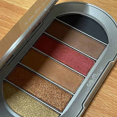 REM Beauty Eyeshadow Palette