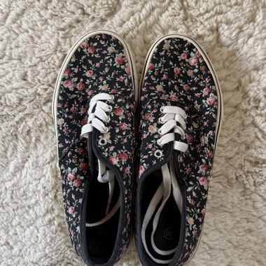 Sneaker con stampa floreale