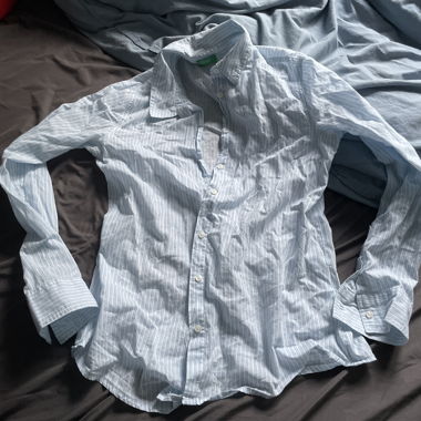 Camicia blu e bianca