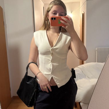Fitted vest