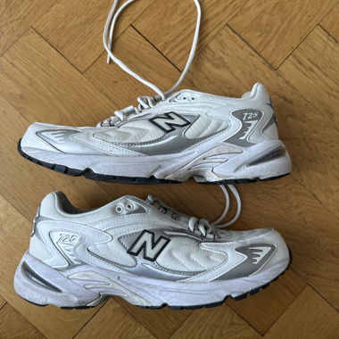 New Balance 725 silver white metallic 