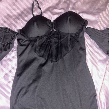 Robe de soirée noire jamais portée taille M