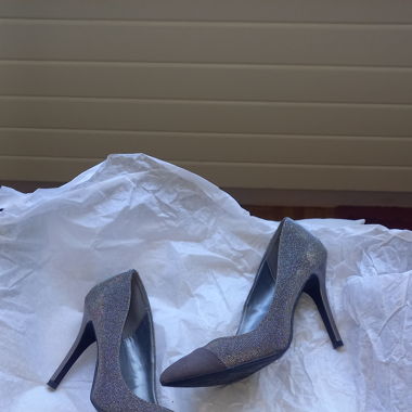 Escarpin gris et paillettes