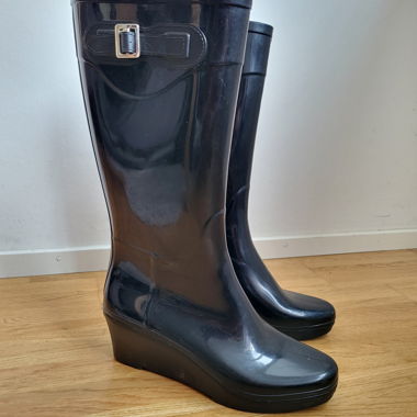 Rain boots