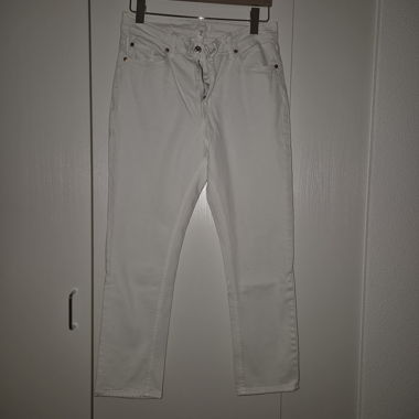 Jeans bianchi Tagl. UE 42, piuttosto piccoli