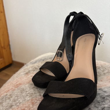 Black Sandals