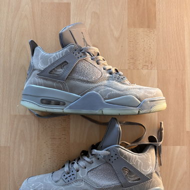 Air Jordan 4 - Kaws Edition Grey 