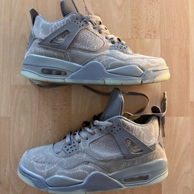 Air Jordan 4 - Kaws Edition Grey
