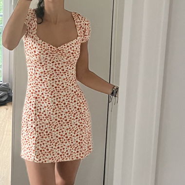 Blümchen Kleid Bershka