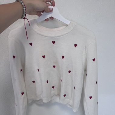 Pull blanc avec cœur 