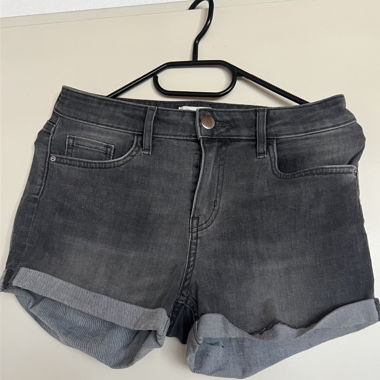 Shorts in jeans grigio con risvolto