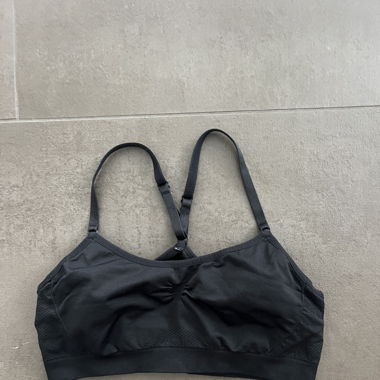 Schwarzer Sport-BH, Grösse S