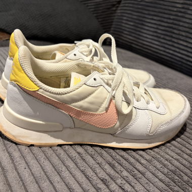 Nike Sneaker