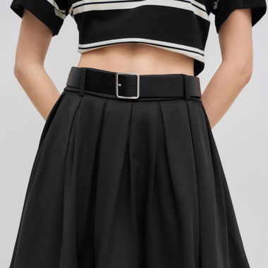 Mini skirt with belt 