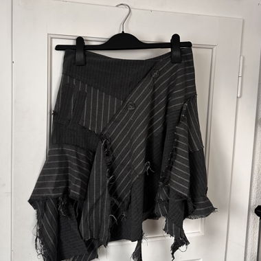 Asymmetrischer Rock Grau