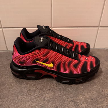 Supreme x Nike TN Sneakers