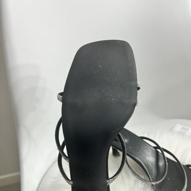 Schwarue High Heels