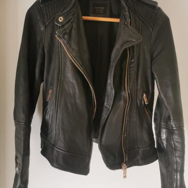 Fitted leather jacket