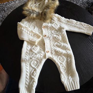 Combinaison bébé à capuche