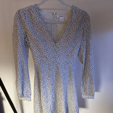 Robe fleurie à manches longues