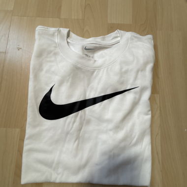 T-shirt blanc Nike avec logo