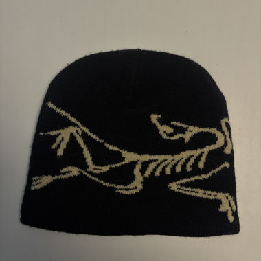 Schwarze Strickmütze