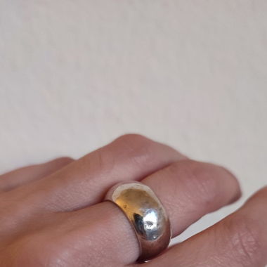 Rounded simple silver ring