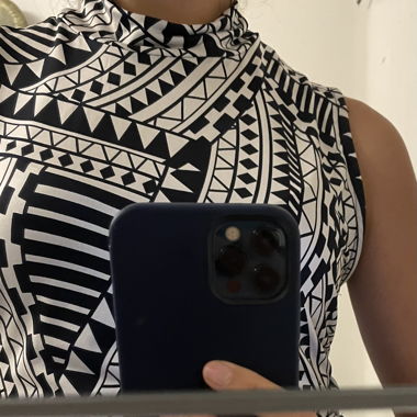 Crop Top mit Rückenausschnitt