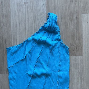 Top monospalla a coste NA-KD blu, taglia EU 36