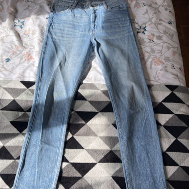 Hellblaue Jeans