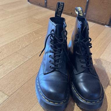 Stivaletti allacciati Dr. Martens