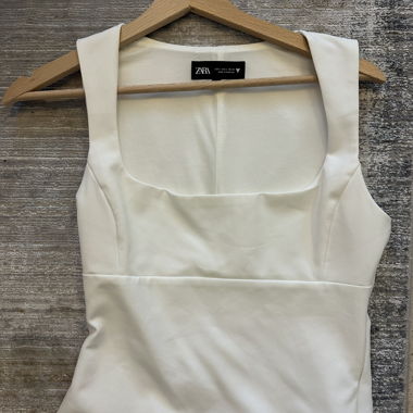 Top bianco Zara con spalline larghe